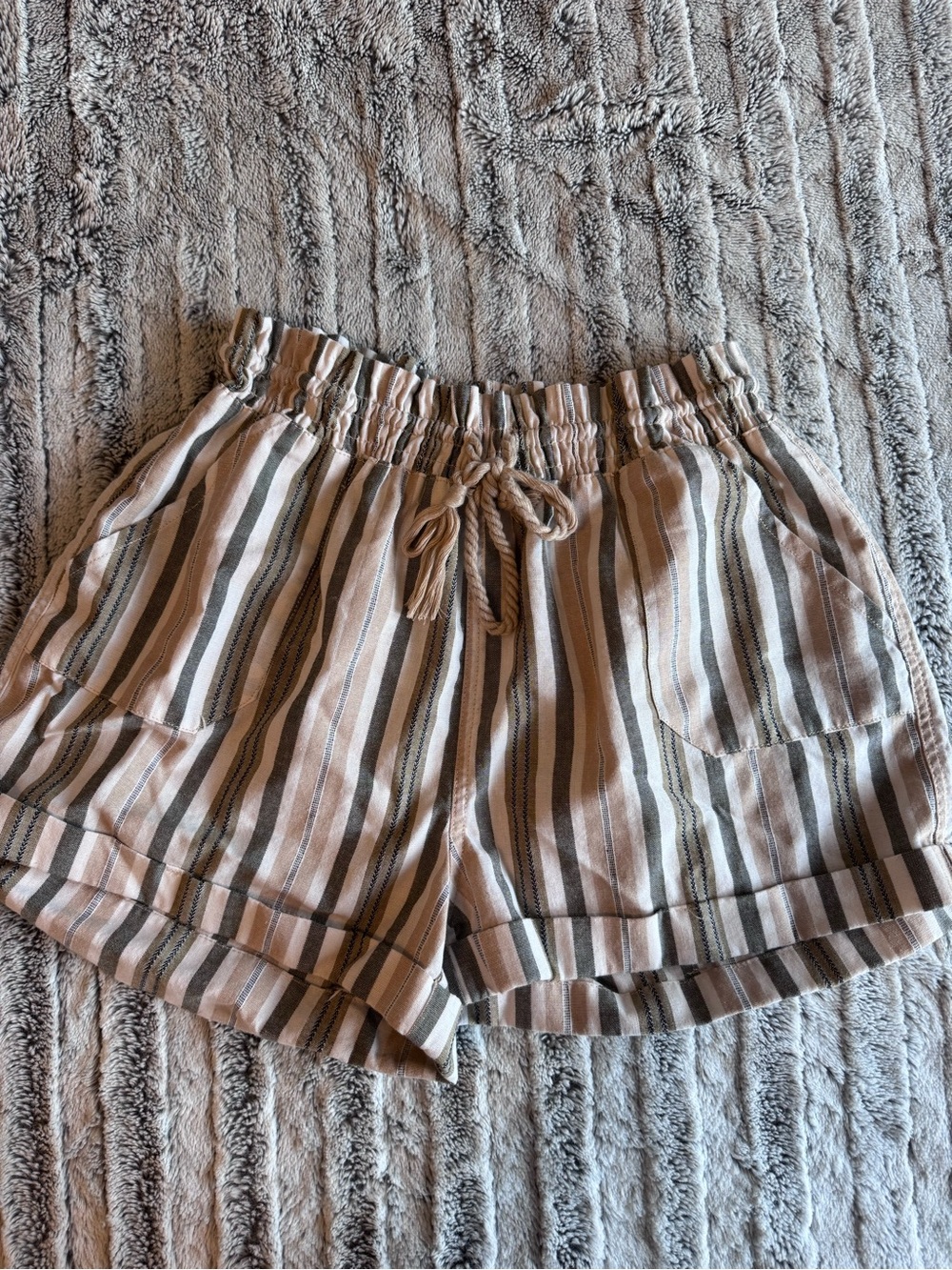 Ci Sono Striped High-Waist Drawstring Shorts — Beige/Olive